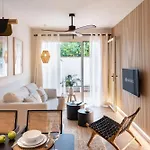 Robles Suite Apartment With Jacuzzi And Private Parking