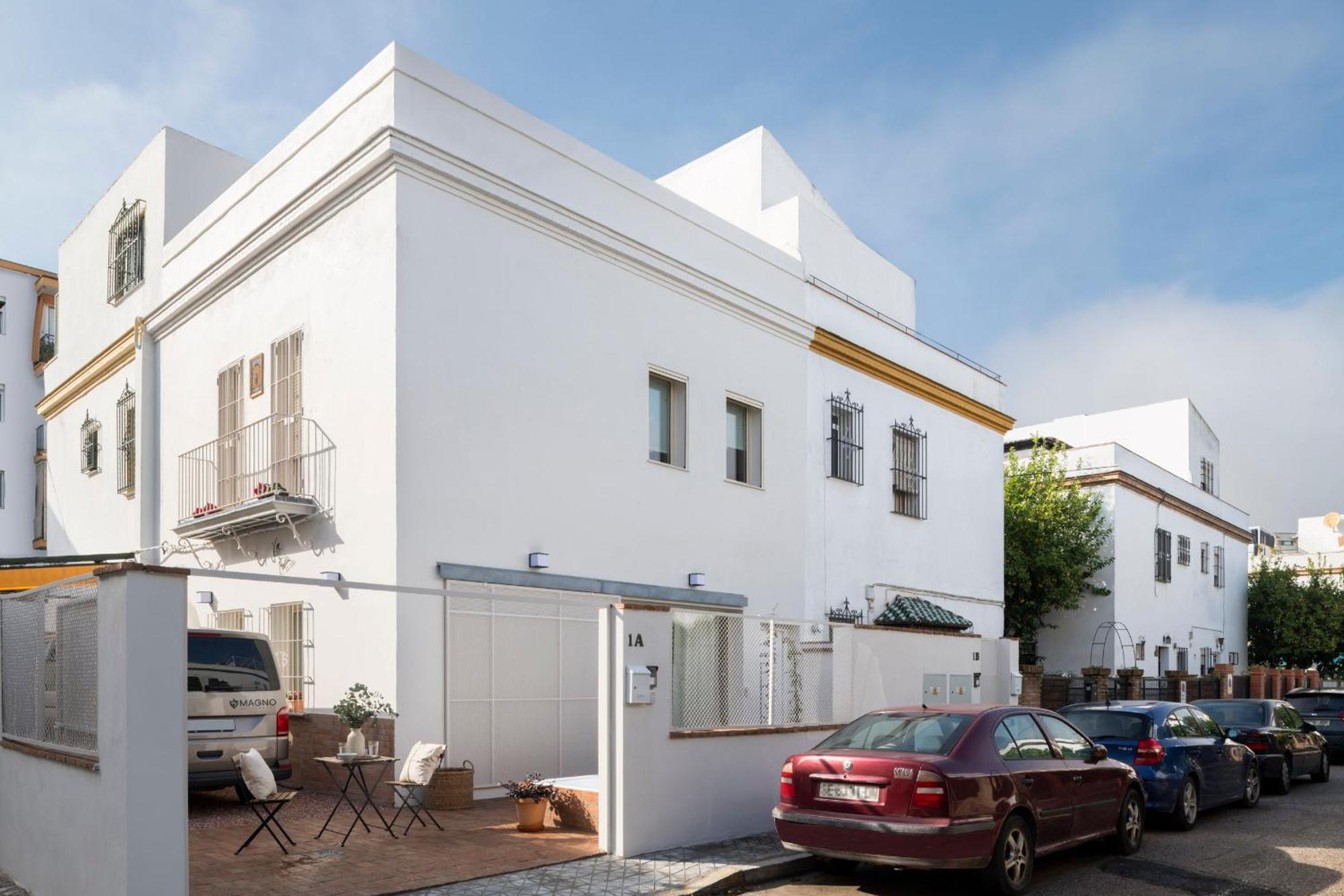 Apartment Robles With Jacuzzi And Private Parking Seville