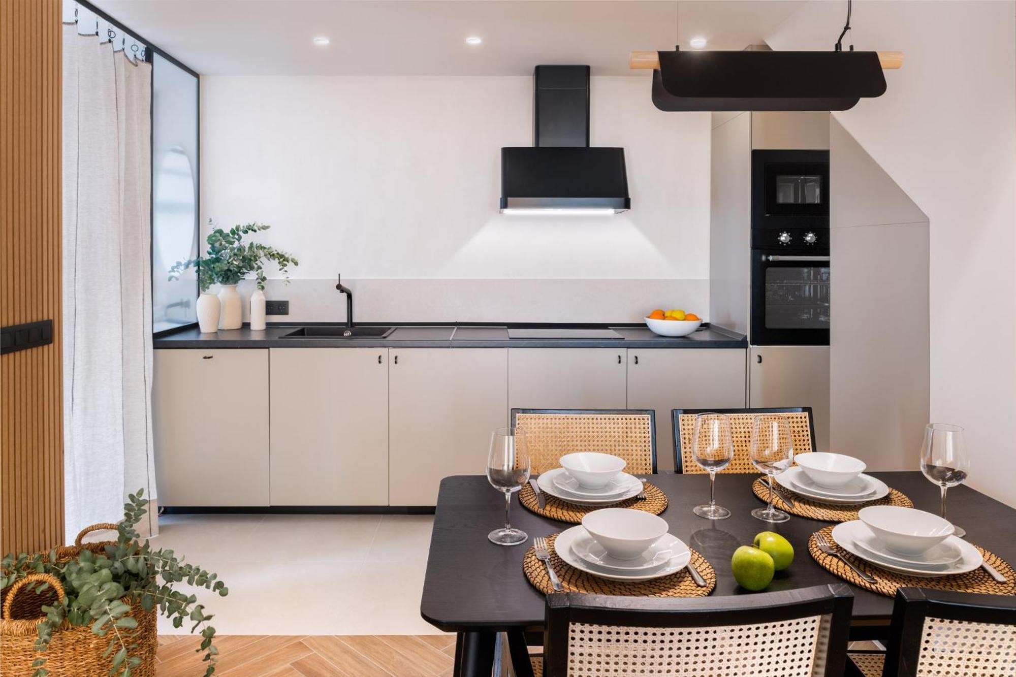 Robles With Jacuzzi And Private Parking * Seville