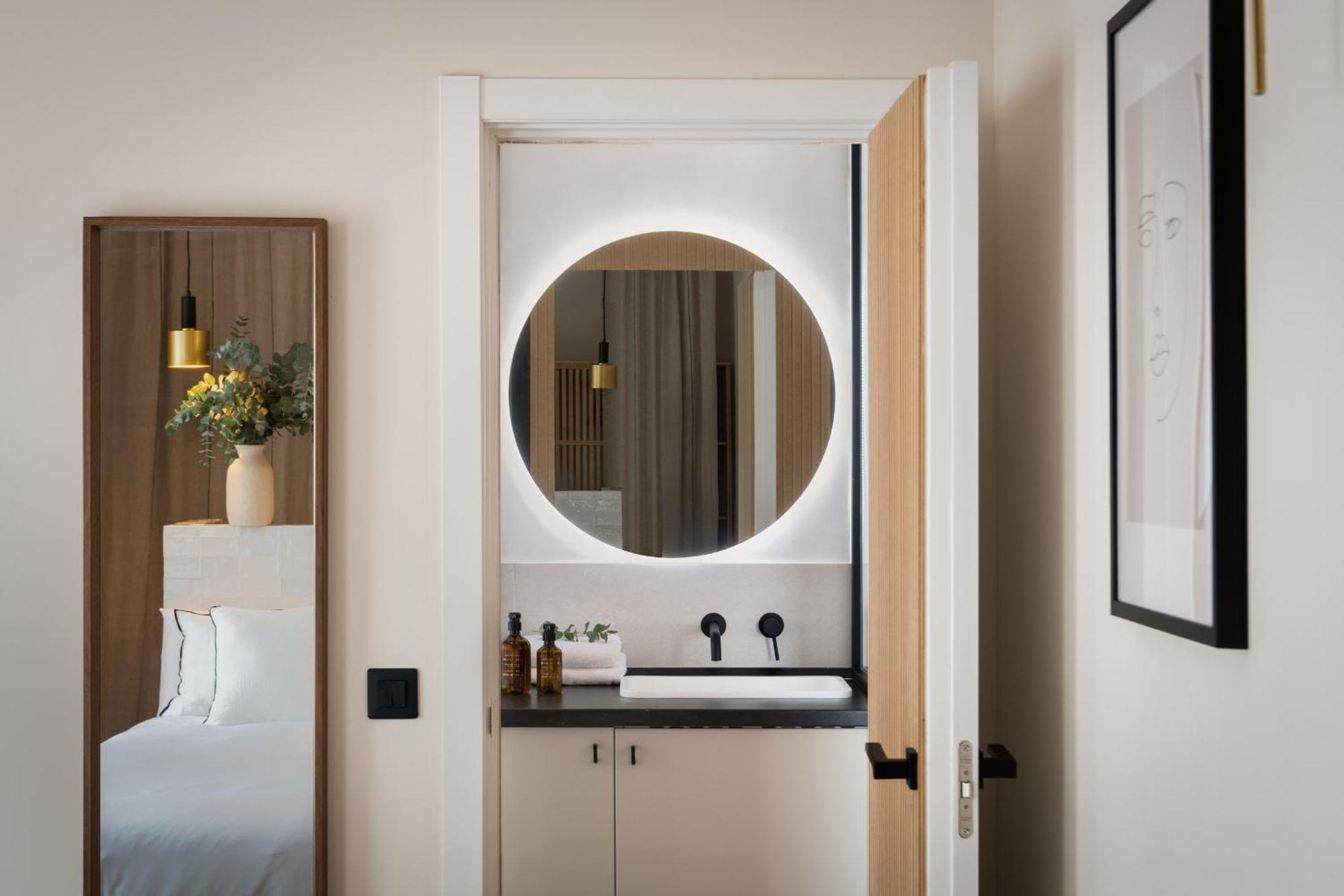 Robles With Jacuzzi And Private Parking Seville